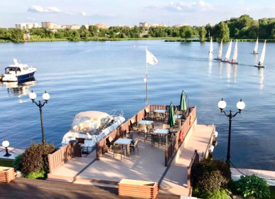 Яхт-клуб Water House