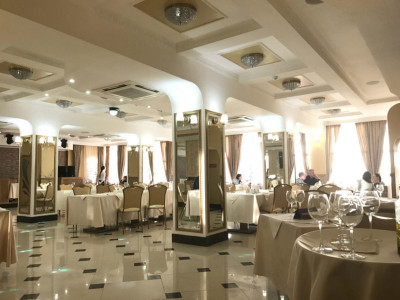 База отдыха «Saint Lake». Ресторан. Зал «Главный ресторан»