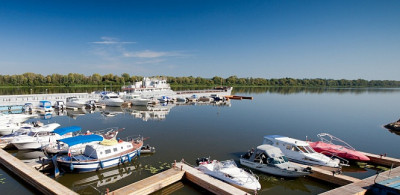 Отель «40-й меридиан Яхт-клуб»