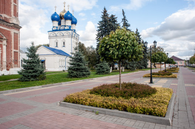 Собор Архангела Михаила в храмовом комплексе в Бронницах