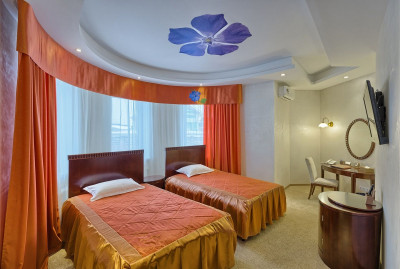 Отель «Лачи»