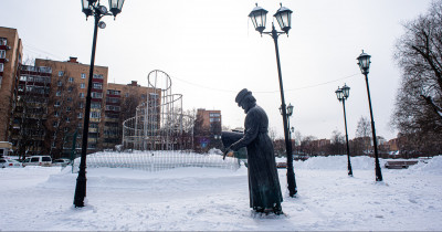 Долгопрудный, Памятник кучеру, парк