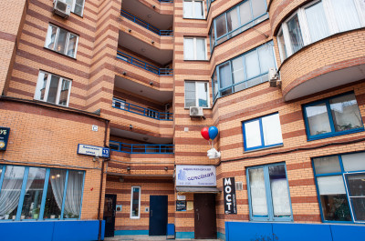 Химки,галерея современного искусства «Мост»