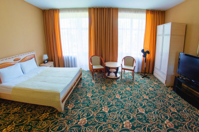 Отель «Эдем». Номер «Полулюкс»