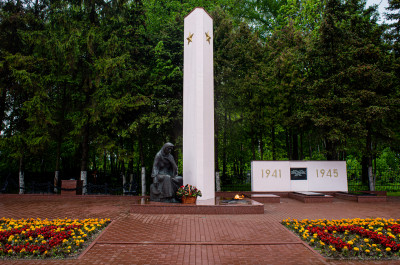 Солнечногорск, Мемориал «Скорбящая мать» с Вечным огнем