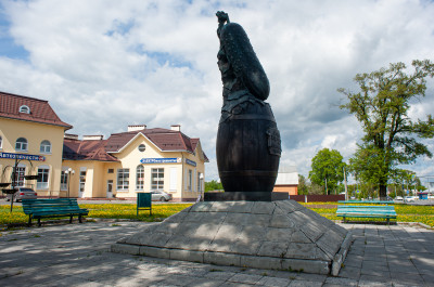 Луховицы, Памятник луховицкому огурцу