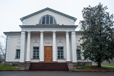 Котельники. Парк Белая Дача. Музей истории и Музей истории овощеводства защищенного грунта России