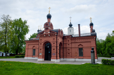 Коломна, Мемориальный парк, Церковь Первоверховных апостолов Петра и Павла