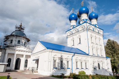 Собор Архангела Михаила в храмовом комплексе в Бронницах