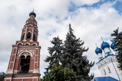 Бронницкая колокольня в храмовом комплексе в Бронницах