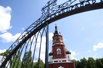 Александро-Невский женский монастырь в деревне Маклаково