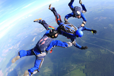 Прыжки с парашютом в «Аэрограде Коломна»