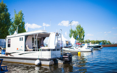 Международный московский яхтенный порт