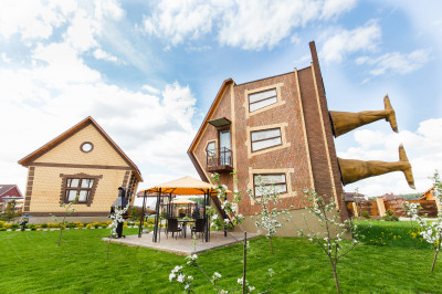 Отель «Лачи»