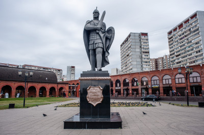 Дзержинский. Памятник Дмитрию Донскому