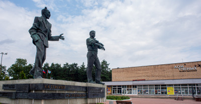 Черноголовка, Памятник основателям города