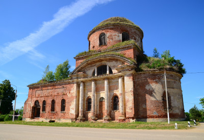 Церковь Святой Троицы в Болычеве