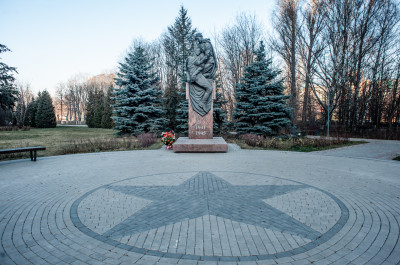 Химки, сквер Марии Рубцовой, памятник Сестра Милосердия