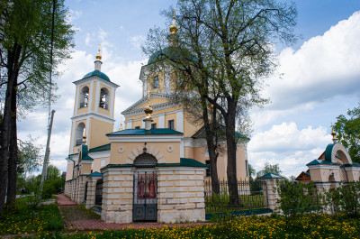 Верея, Храм Равноапостольных царя Константина и царицы Елены