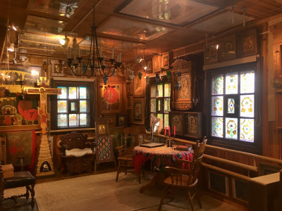 Дом-мастерская русского иконописца