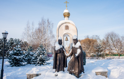Дмитров, Дмитровский кремль, Петр и Феврония