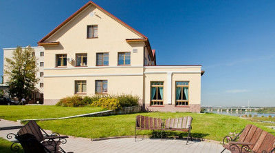 Отель «40-й меридиан Яхт-клуб»